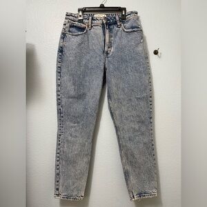 Abercrombie & Fitch Light Wash Straight Leg Jeans Size 10 Curve Love
